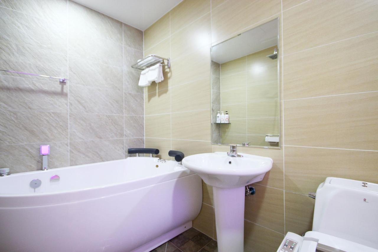 Top Hotel Gwangju Metropolitan City Exterior photo